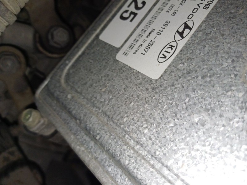 Recambio de centralita motor uce para hyundai sonata v (nf) 2.4 referencia OEM IAM 3911025071  