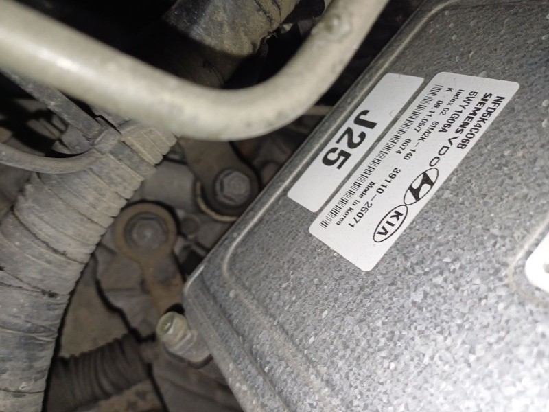 Recambio de centralita motor uce para hyundai sonata v (nf) 2.4 referencia OEM IAM 3911025071  