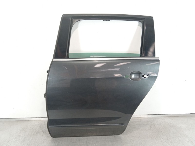 Recambio de puerta trasera izquierda para peugeot 5008 sport pack referencia OEM IAM 9008V7  
