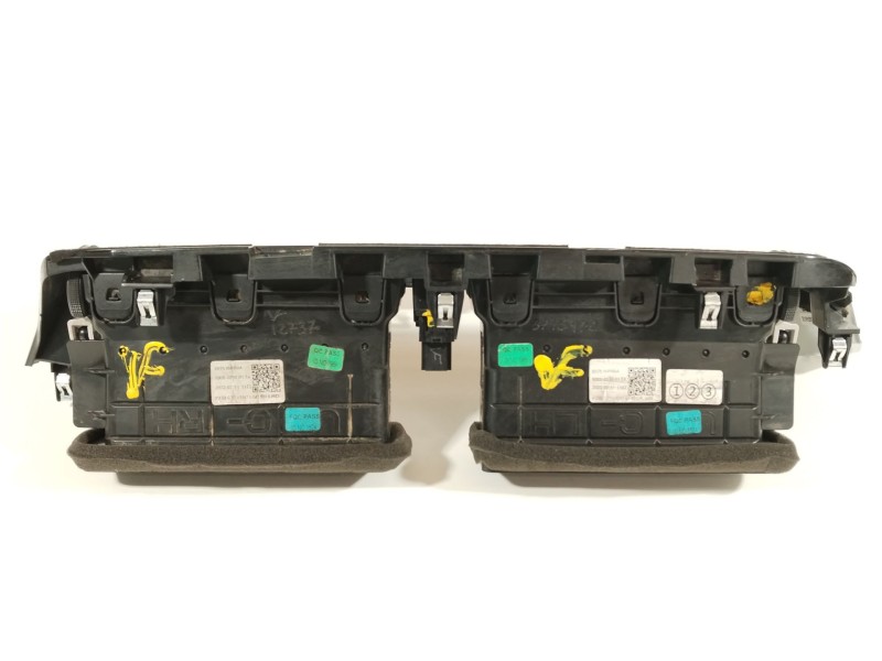 Recambio de rejilla aireadora para nissan qashqai iii (j12) 1.3 dig-t referencia OEM IAM 687516RR0A  