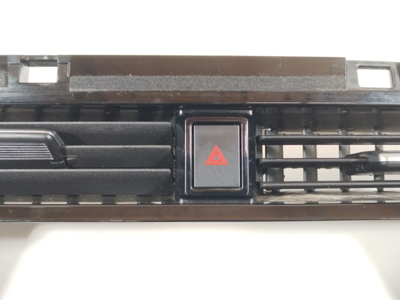 Recambio de rejilla aireadora para nissan qashqai iii (j12) 1.3 dig-t referencia OEM IAM 687516RR0A  