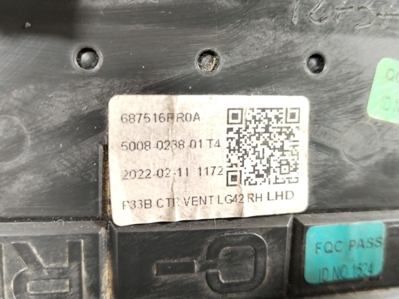 Recambio de rejilla aireadora para nissan qashqai iii (j12) 1.3 dig-t referencia OEM IAM 687516RR0A  