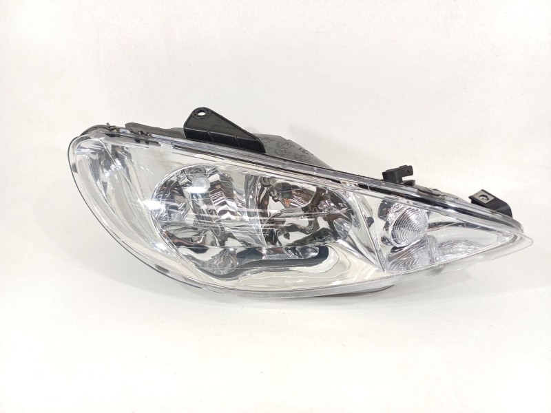 Recambio de faro derecho para peugeot 206 hatchback (2a/c) 1.1 i referencia OEM IAM 6205S9 085501120R 