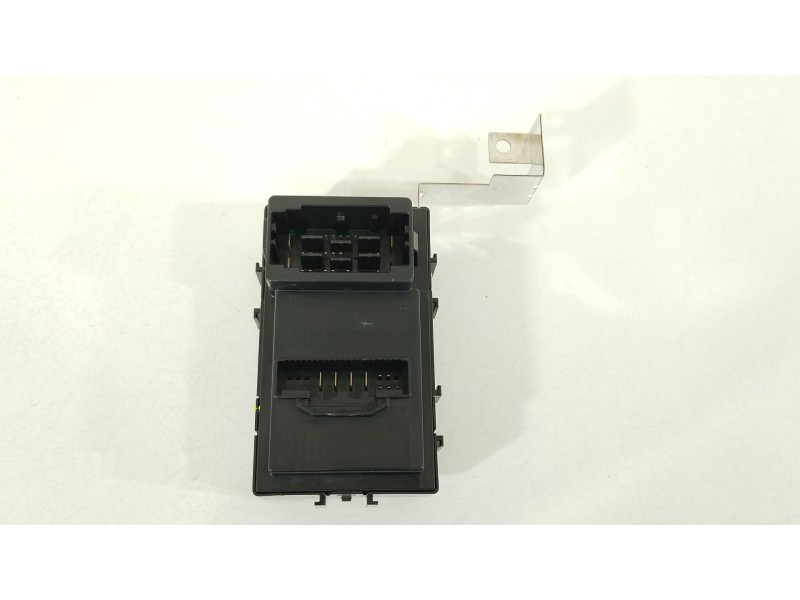 Recambio de caja reles / fusibles para hyundai i10 ii (ba, ia) 1.0 referencia OEM IAM BHA5305321 HB4E0094 