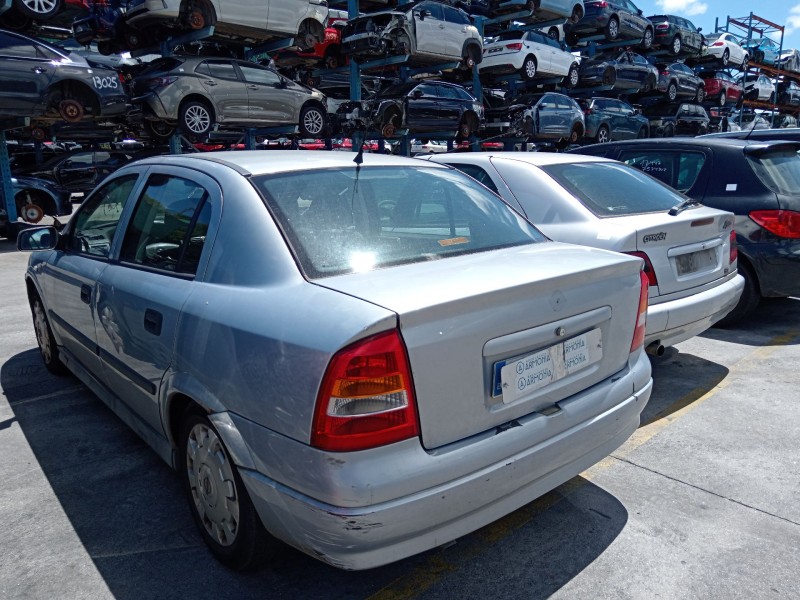 opel astra g sedán (t98) del año 2000