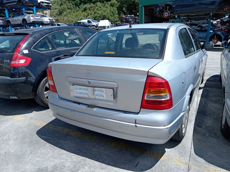 opel astra g sedán (t98) del año 2000
