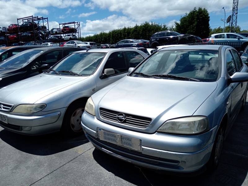 opel astra g sedán (t98) del año 2000