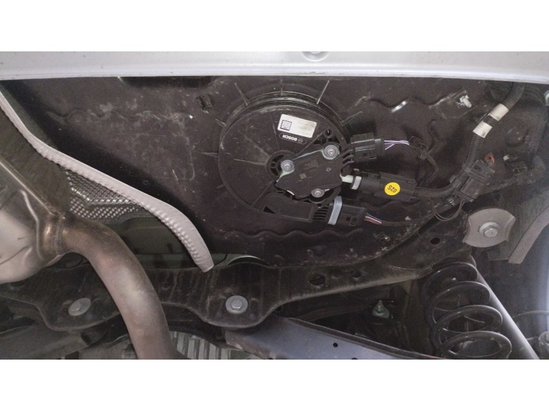 Recambio de deposito adblue para audi q3 (8ub, 8ug) 2.0 tdi quattro referencia OEM IAM 5Q0131969C 0444040011 