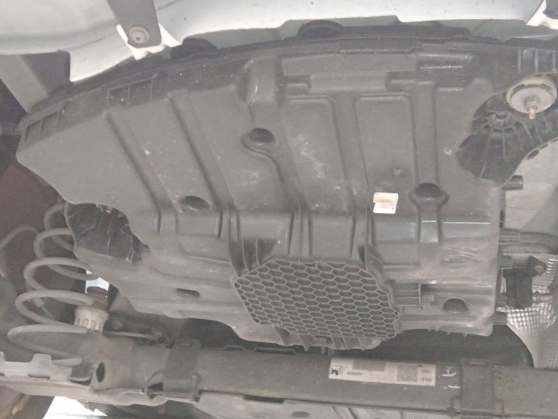 Recambio de deposito adblue para peugeot 2008 i (cu_) 1.6 bluehdi 120 referencia OEM IAM 9815712680  