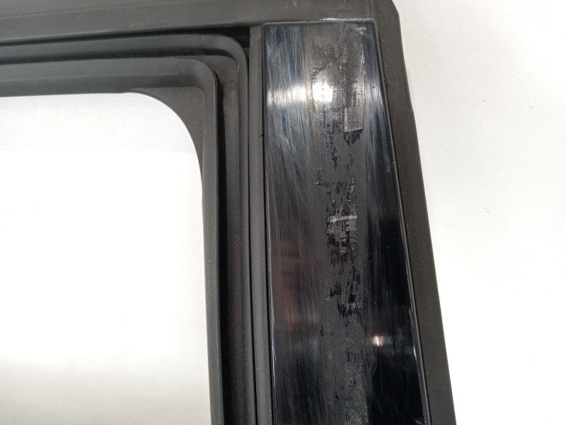 Recambio de puerta trasera derecha para citroën c3 feel referencia OEM IAM 9812716680  