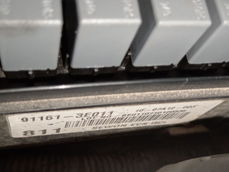 Recambio de caja reles / fusibles para kia sorento i (jc) 2.5 crdi referencia OEM IAM 911613E011 1007A12003 