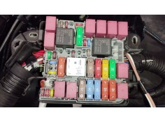 Recambio de caja reles / fusibles para fiat tipo hatchback (356_, 357_) 1.3 d (356hxh1a) referencia OEM IAM 52028777  