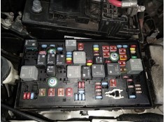 Recambio de caja reles / fusibles para opel insignia a sedán (g09) 1.6 cdti (69) referencia OEM IAM 13222782 13255300 