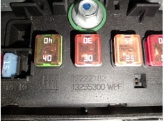 Recambio de caja reles / fusibles para opel insignia a sedán (g09) 1.6 cdti (69) referencia OEM IAM 13222782 13255300  2