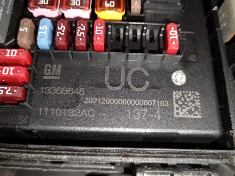Recambio de caja reles / fusibles para opel astra j gtc 2.0 cdti (08) referencia OEM IAM 13368645 1110132AC 