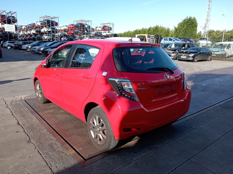 toyota yaris (_p13_) del año 2014