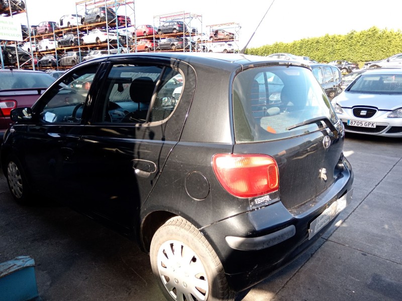 toyota yaris (_p1_) del año 2004