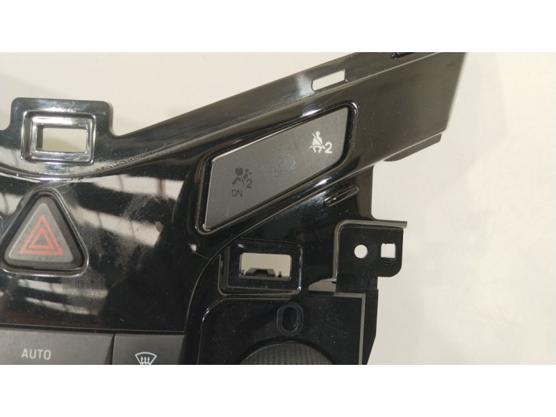 Recambio de mando climatizador para chevrolet cruze (j300) 1.6 referencia OEM IAM 3827208  