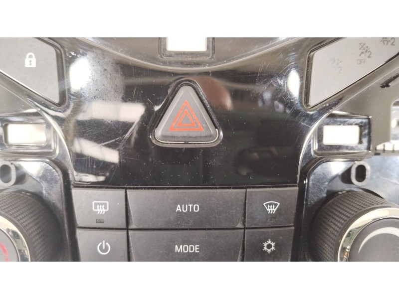 Recambio de mando climatizador para chevrolet cruze (j300) 1.6 referencia OEM IAM 3827208  