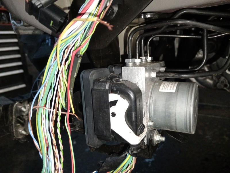 Recambio de abs para citroën c3 iii (sx) 1.2 thp 110 referencia OEM IAM 9830317080 87BMFG0984298 