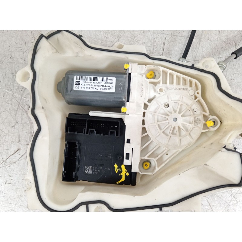 Recambio de elevalunas delantero derecho para seat altea xl (5p5, 5p8) 1.6 tdi referencia OEM IAM 5P0837402AC 1T0959702AC 