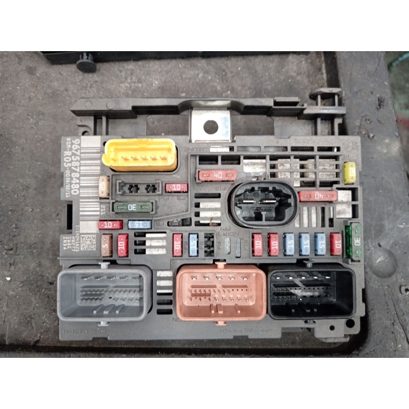 Recambio de caja reles / fusibles para peugeot 308 i (4a_, 4c_) 1.6 hdi referencia OEM IAM 9675878480  