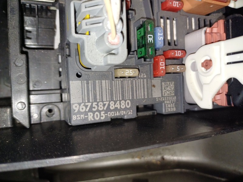 Recambio de caja reles / fusibles para peugeot 308 i (4a_, 4c_) 1.6 hdi referencia OEM IAM   
