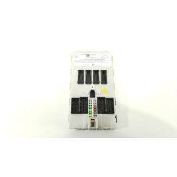 CAJA RELES / FUSIBLES 6843898 61356843898