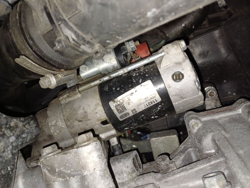 Recambio de motor arranque para dodge caliber 2.0 crd referencia OEM IAM 114217  