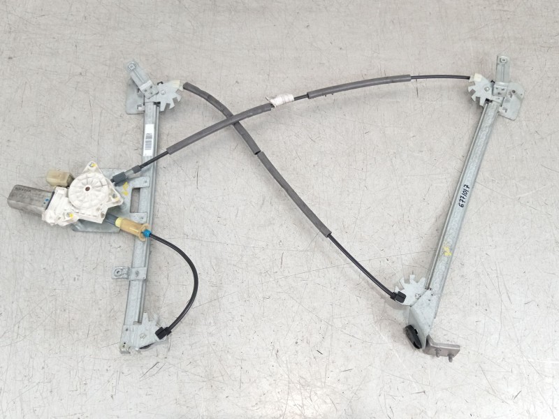 Recambio de elevalunas delantero derecho para bmw 1 (e81) 116 i referencia OEM IAM 6978846  