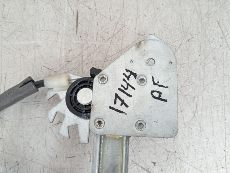 Recambio de elevalunas delantero derecho para bmw 1 (e81) 116 i referencia OEM IAM 6978846  