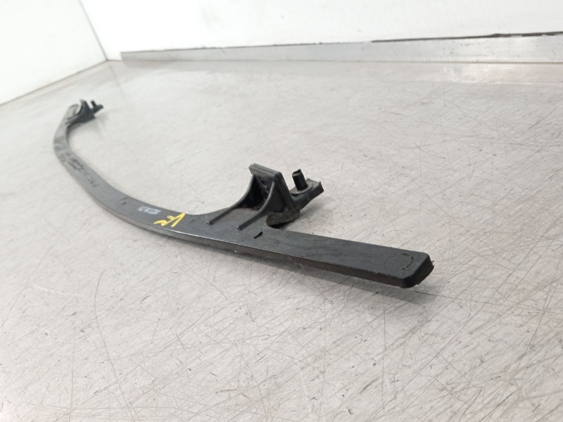 Recambio de travesaño inferior para kia sorento () referencia OEM IAM 86570P2000  