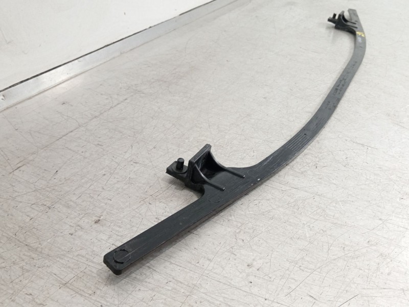 Recambio de travesaño inferior para kia sorento () referencia OEM IAM 86570P2000  