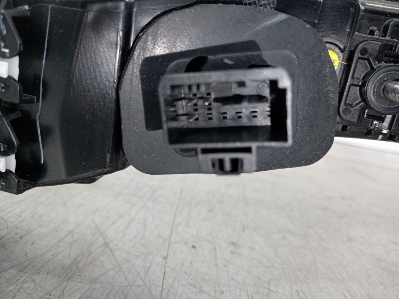 Recambio de piloto trasero central para cupra tavascan tavascan referencia OEM IAM 11H945307B  
