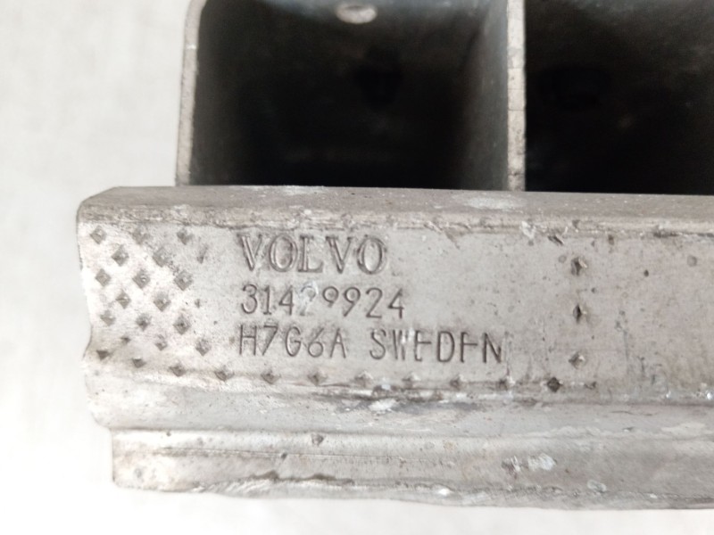 Recambio de refuerzo paragolpes delantero para volvo xc60 kinetic 2wd referencia OEM IAM 31429924  