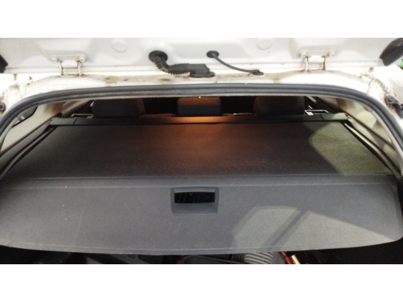 Recambio de bandeja trasera para toyota auris hybrid active referencia OEM IAM 6491002051C0  