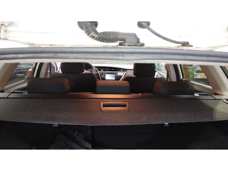 Recambio de bandeja trasera para toyota auris hybrid active referencia OEM IAM 6491002051C0  