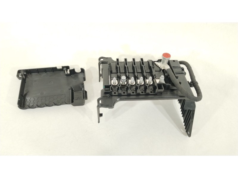 Recambio de caja reles / fusibles para cupra tavascan tavascan referencia OEM IAM 1EA937548 1EA915429B 