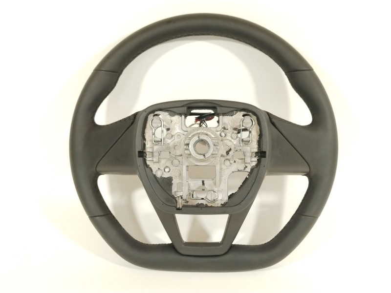 Recambio de volante para omoda omoda 5 referencia OEM IAM 404001599AA  