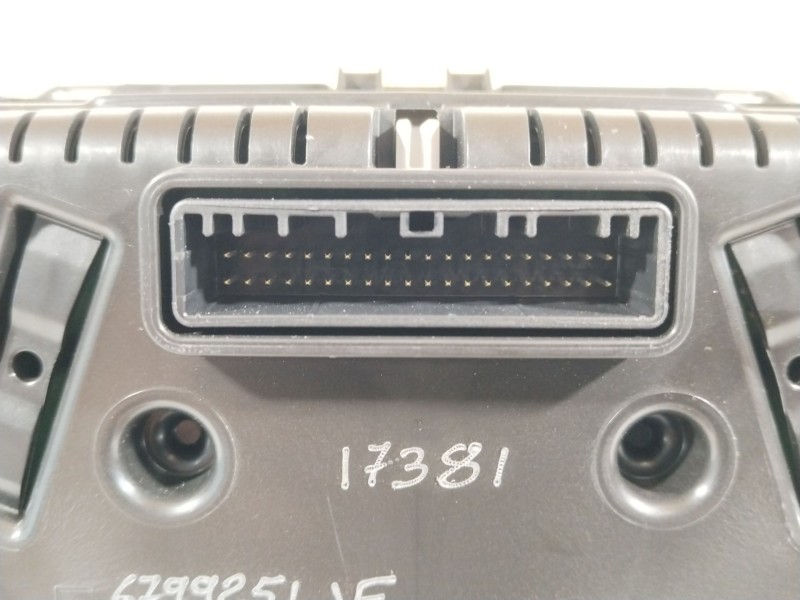 Recambio de cuadro instrumentos para dacia sandero iii 1.0 sce 65 referencia OEM IAM 248093711R  