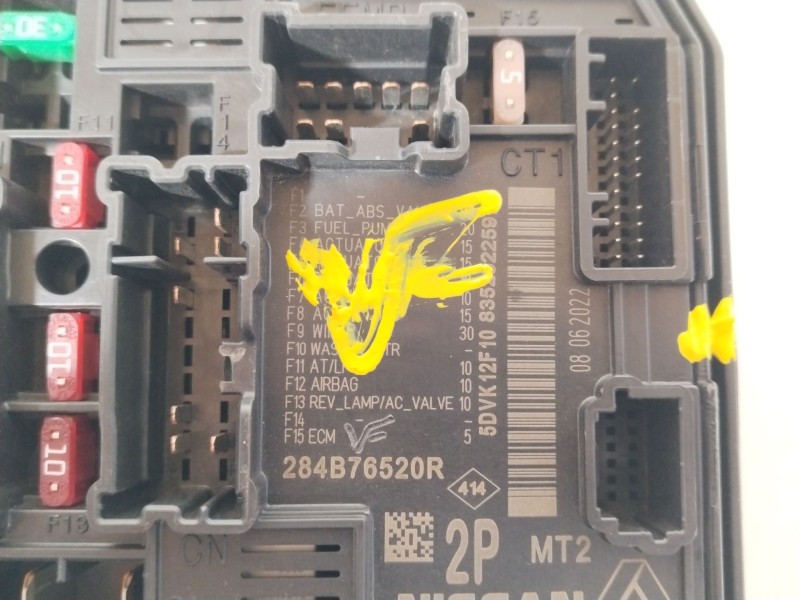 Recambio de caja reles / fusibles para dacia sandero iii 1.0 sce 65 referencia OEM IAM 284B76520R  