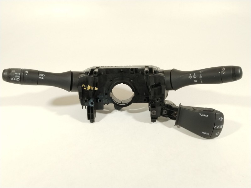 Recambio de mando luces para dacia sandero iii 1.0 sce 65 referencia OEM IAM 255679970R  