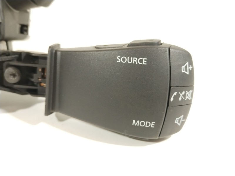 Recambio de mando luces para dacia sandero iii 1.0 sce 65 referencia OEM IAM 255679970R  