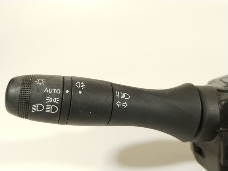 Recambio de mando luces para dacia sandero iii 1.0 sce 65 referencia OEM IAM 255679970R  