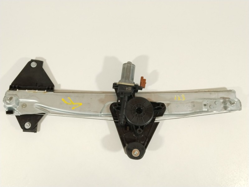 Recambio de elevalunas delantero derecho para dacia sandero iii 1.0 sce 65 referencia OEM IAM 807207678R  