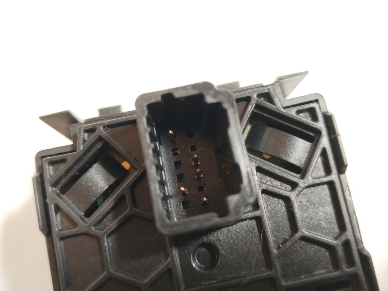 Recambio de mando multifuncion para dacia sandero iii 1.0 sce 65 referencia OEM IAM 251902972R  
