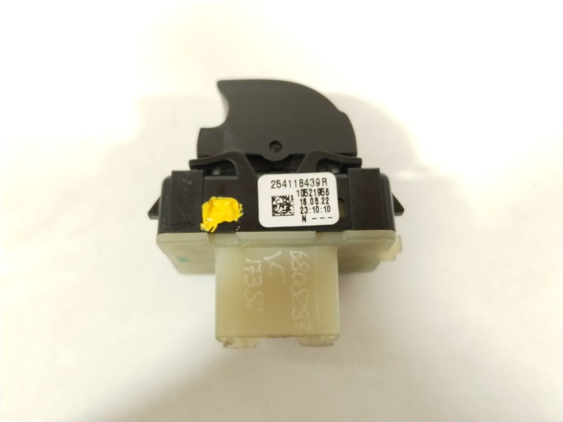 Recambio de mando elevalunas delantero derecho para dacia sandero iii 1.0 sce 65 referencia OEM IAM 254118439R  