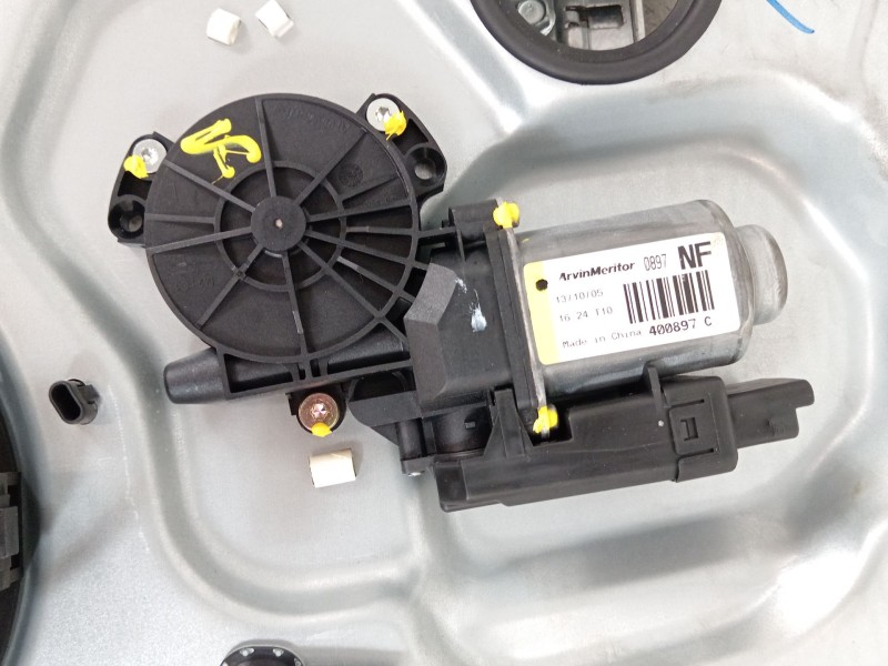 Recambio de elevalunas delantero izquierdo para hyundai sonata v (nf) 2.4 referencia OEM IAM 824713K002 AKG2968 400897C
