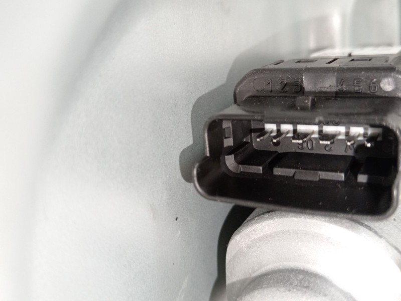 Recambio de elevalunas delantero izquierdo para hyundai sonata v (nf) 2.4 referencia OEM IAM 824713K002 AKG2968 400897C