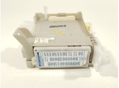 Recambio de caja reles / fusibles para toyota yaris (_p13_) 1.4 d (nlp130_) referencia OEM IAM 8273052F80   2